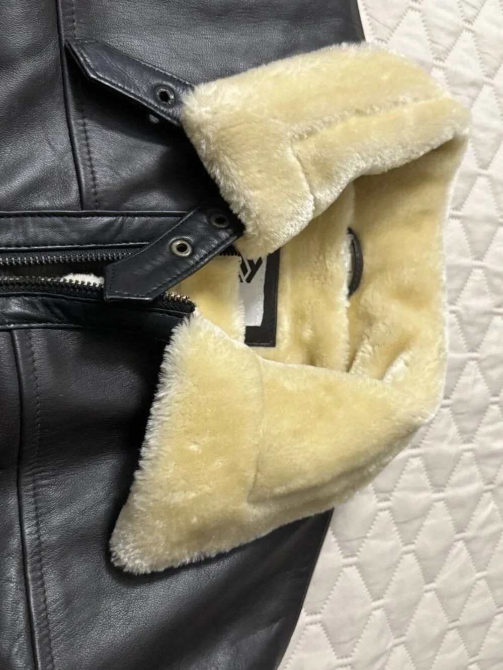 TLC Fashion **note zipper